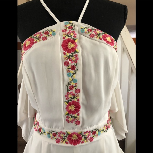 Gianni Bini•Embroidered Cold Shoulder Romper• - Picture 4 of 7